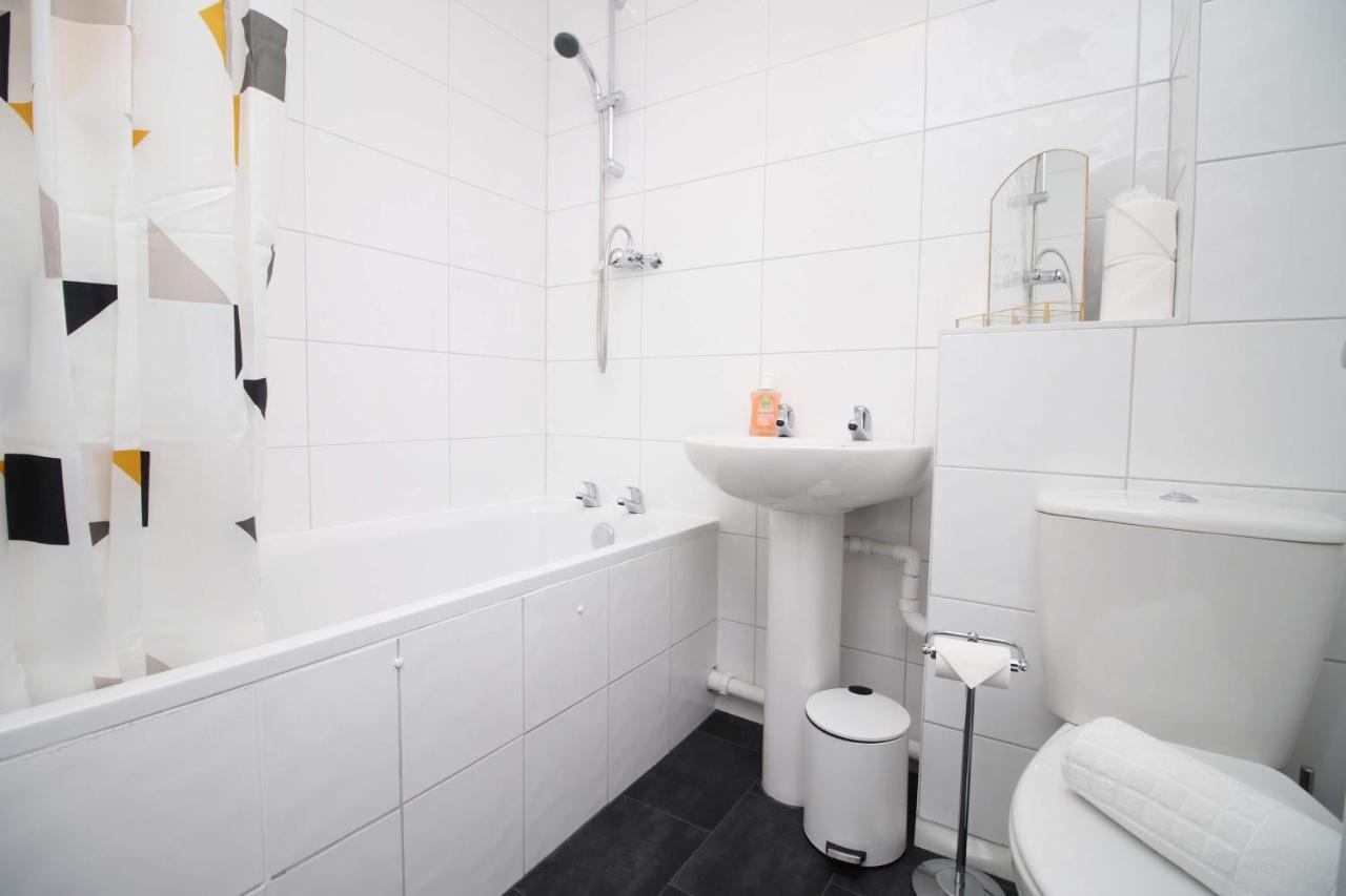 2Bedroom Home- Free Parking, Wi-Fi & Patio- Available For Long Or Short Term Bristol Eksteriør bilde