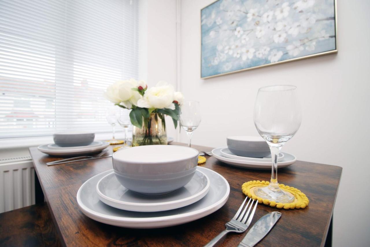 2Bedroom Home- Free Parking, Wi-Fi & Patio- Available For Long Or Short Term Bristol Eksteriør bilde