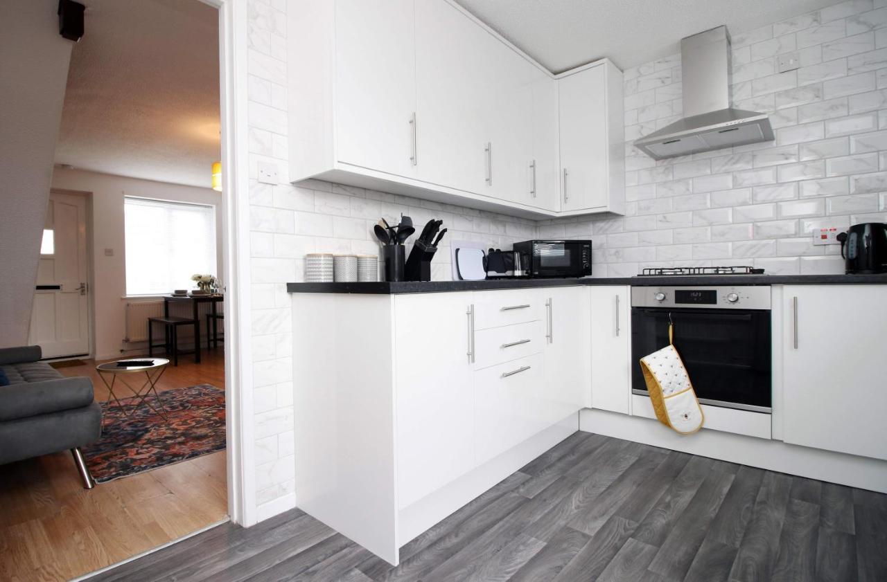2Bedroom Home- Free Parking, Wi-Fi & Patio- Available For Long Or Short Term Bristol Eksteriør bilde
