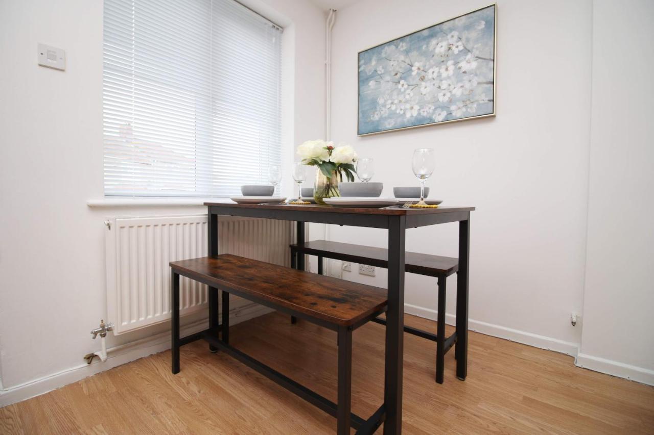 2Bedroom Home- Free Parking, Wi-Fi & Patio- Available For Long Or Short Term Bristol Eksteriør bilde