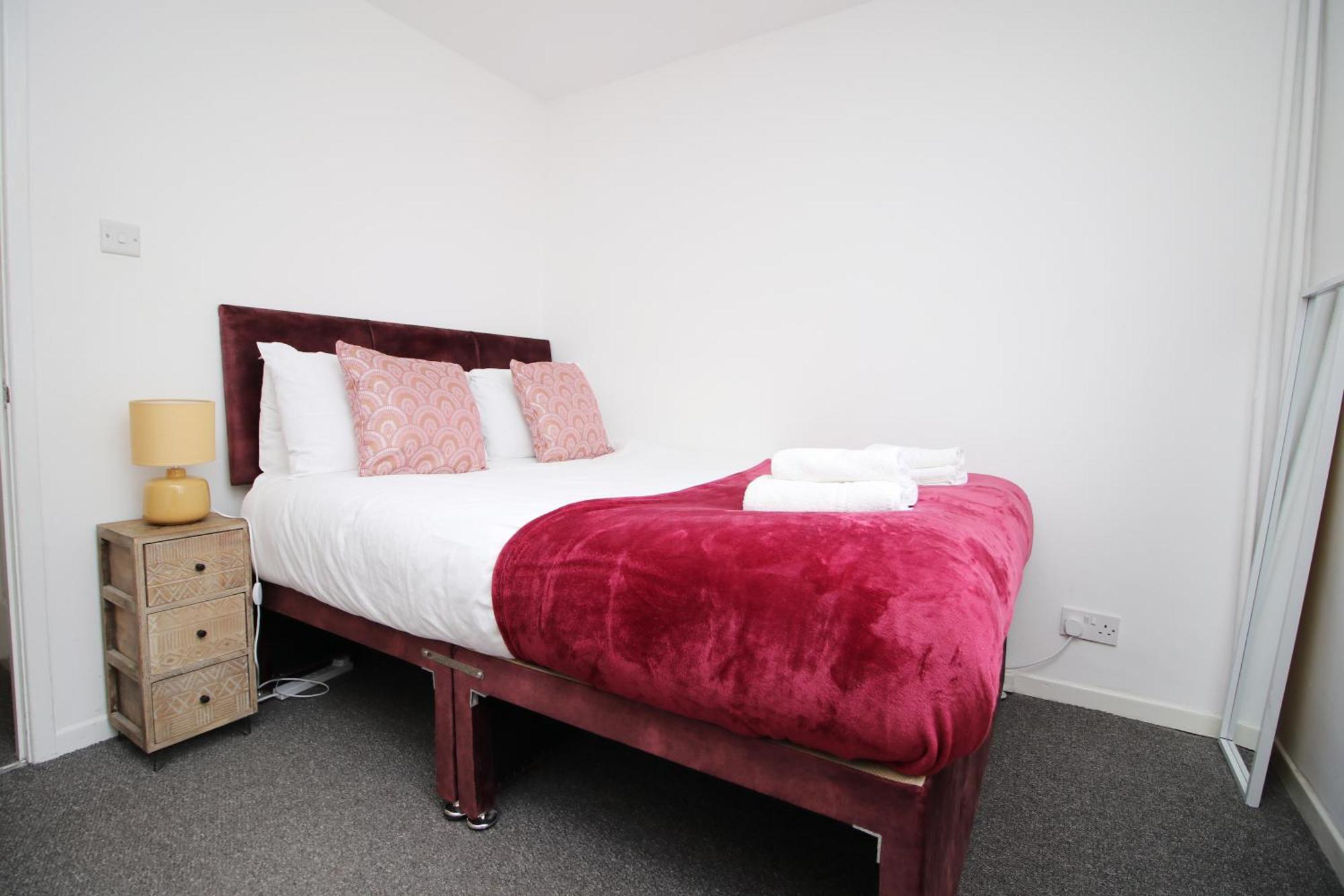 2Bedroom Home- Free Parking, Wi-Fi & Patio- Available For Long Or Short Term Bristol Eksteriør bilde