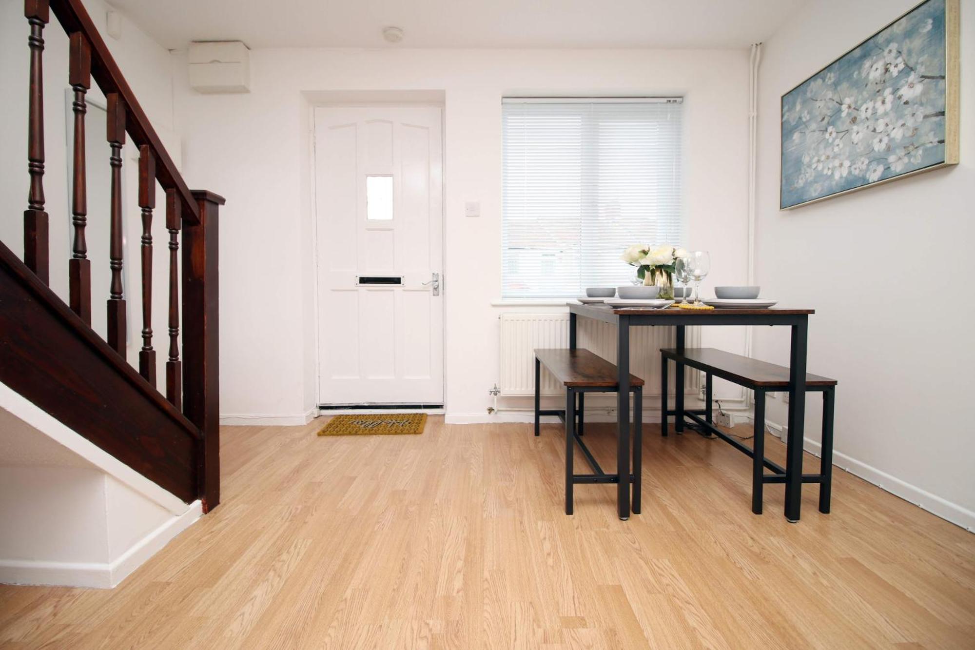 2Bedroom Home- Free Parking, Wi-Fi & Patio- Available For Long Or Short Term Bristol Eksteriør bilde