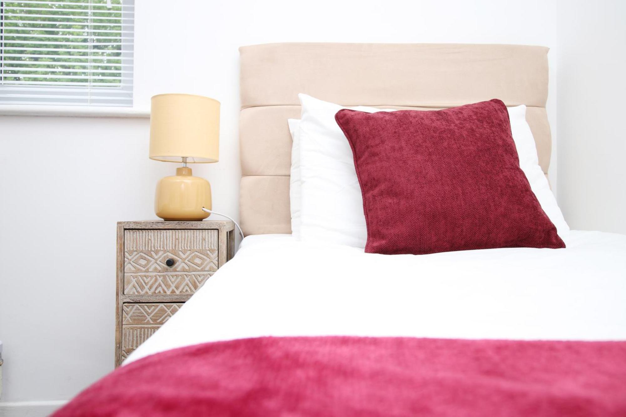 2Bedroom Home- Free Parking, Wi-Fi & Patio- Available For Long Or Short Term Bristol Eksteriør bilde